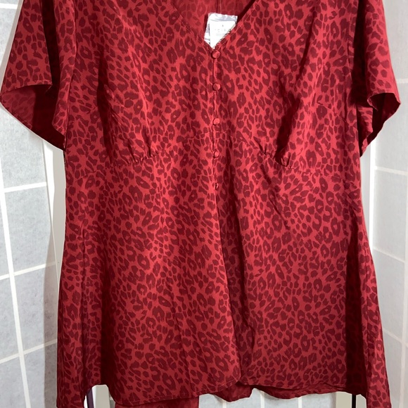 Torrid Red Leopard Print Button Front Top - Picture 3 of 4